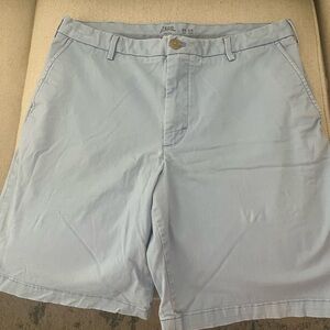 Izod Men's Light Blue Flat Front Shorts